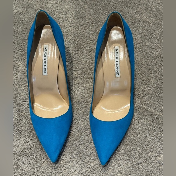 Manolo Blahnik Vibrant Turquoise Suede BB Heels